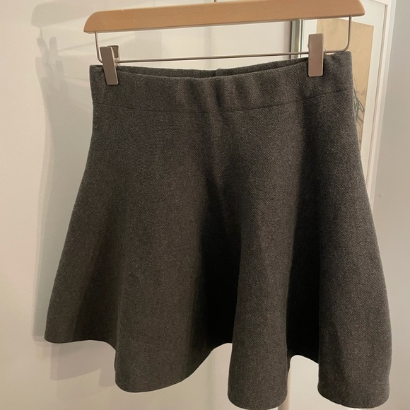 Grey mini skirt - Picture 3 of 4